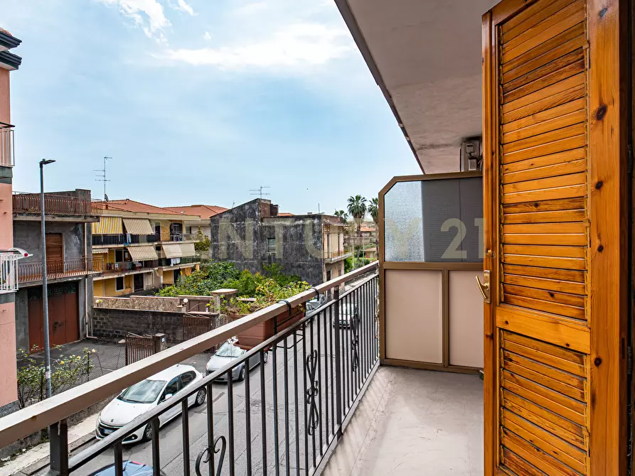 Immagine 14 di Appartamento in vendita  in Via Finocchiari 102 a Aci Catena