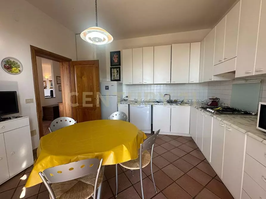 Immagine 12 di Villa in vendita  in Via Dante Alighieri a Semproniano