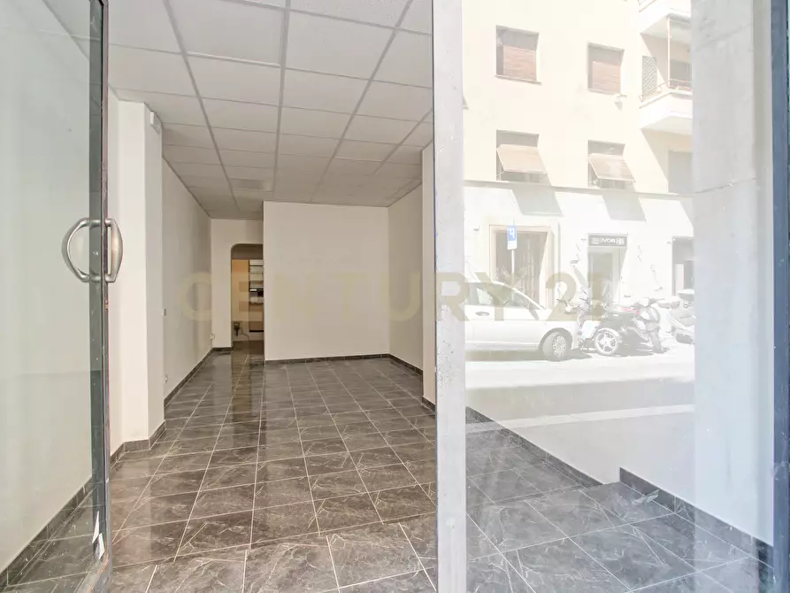 Immagine 3 di Locale commerciale in vendita  in Via Ruggero Fauro 21 a Roma