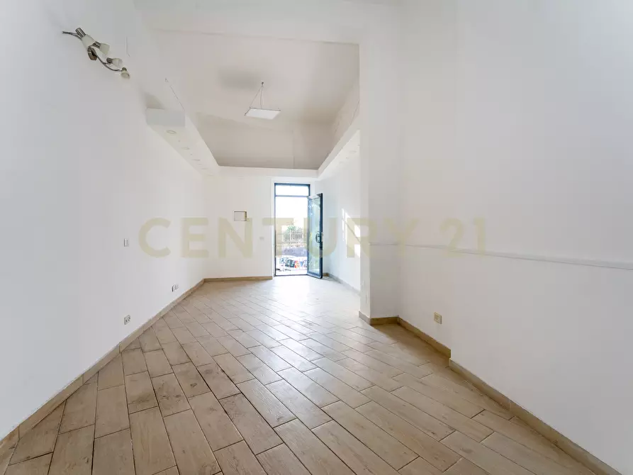 Immagine 1 di Locale commerciale in vendita  in Via Nizzeti 3 a Tremestieri Etneo