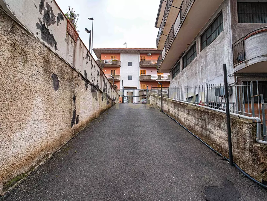 Immagine 22 di Quadrilocale in vendita  in Via Salvo D'Acquisto 42 a Aci Catena