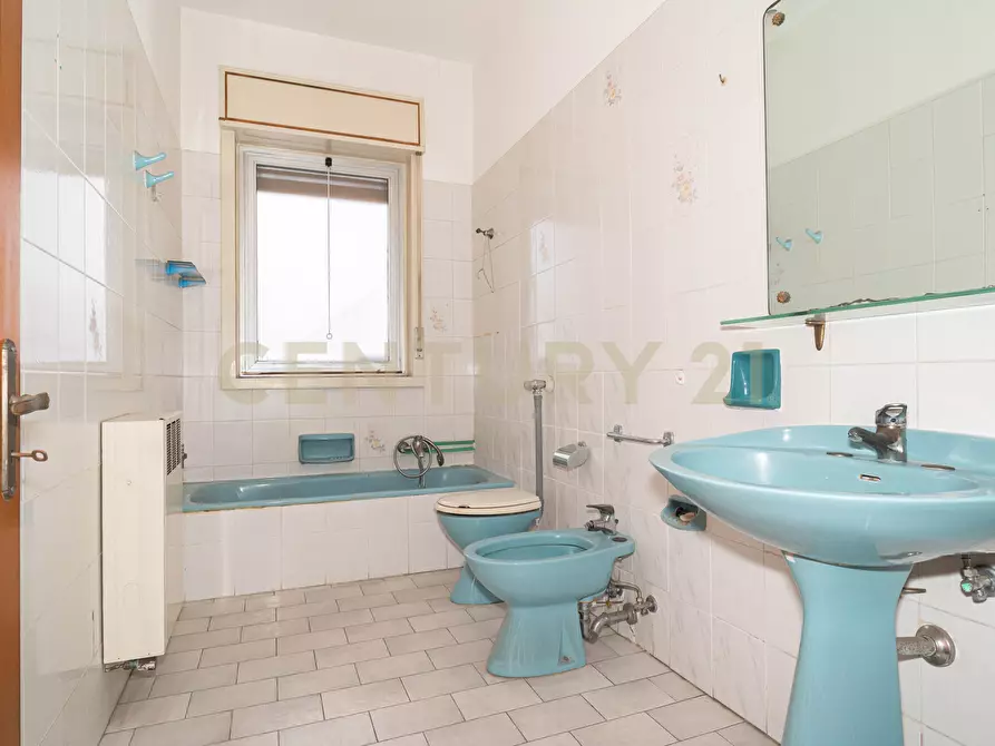 Immagine 12 di Quadrilocale in vendita  in Via Vittorio Emanuele 424 a Paterno'