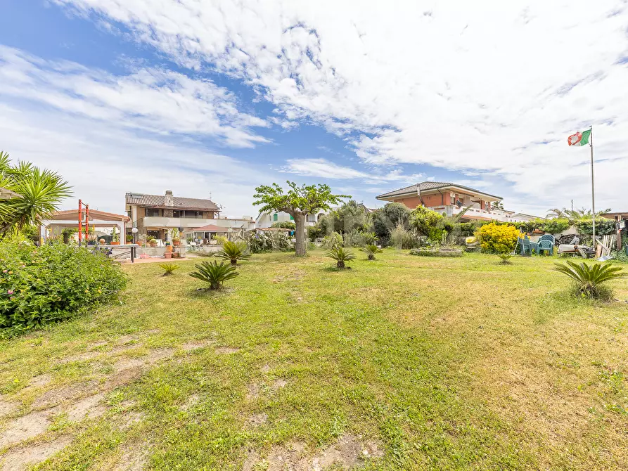 Immagine 74 di Villa in vendita  in Via Calabria 4 a Ardea