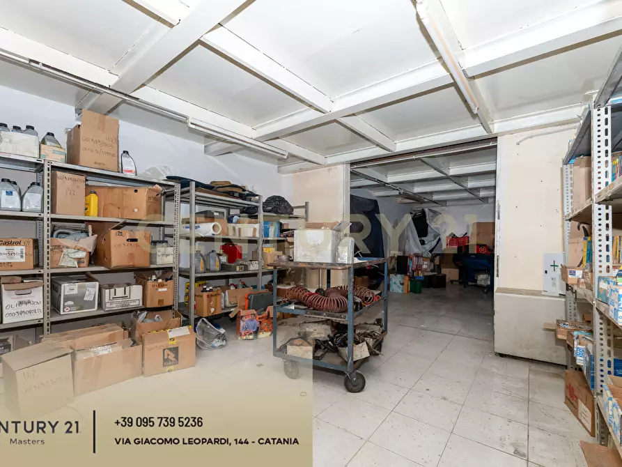 Immagine 26 di Locale commerciale in vendita  in Via Antonio Prestinenza 7 a Catania