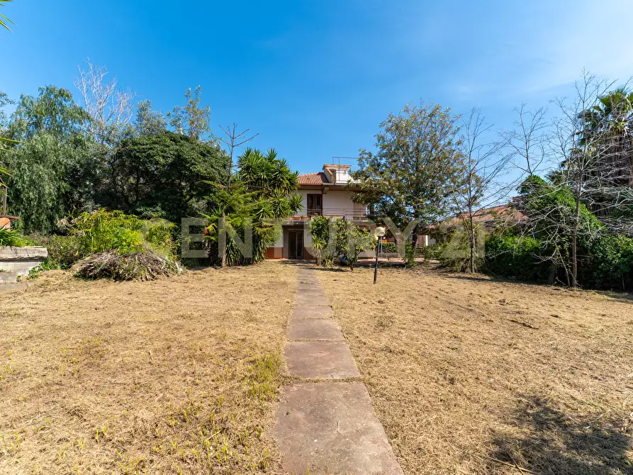 Immagine 1 di Villa in vendita  in Via dei Ciclopi 71 a Aci Catena