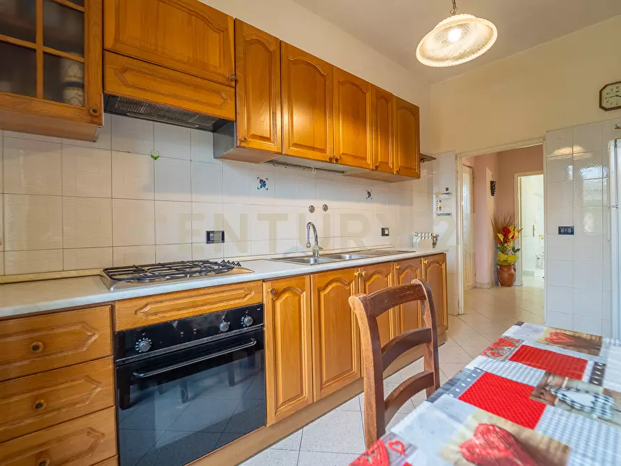 Immagine 19 di Pentalocale in vendita  in Via Due Giugno 66 a Fonte Nuova