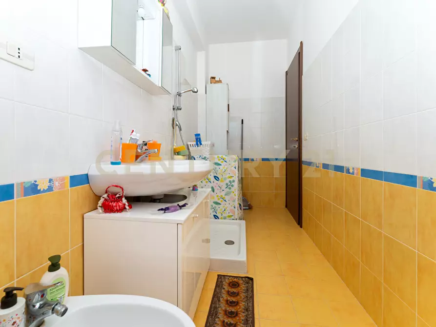 Immagine 23 di Trilocale in vendita  in Via Spiaggia 306 a Catania