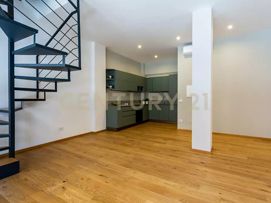 Immagine 2 di Loft/Open space in vendita  in Via dell'Olmata 30 a Roma