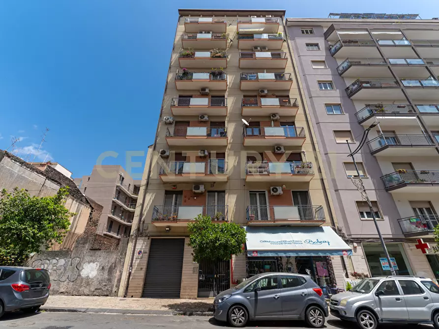 Immagine 9 di Pentalocale in vendita  in Corso delle Province 124 a Catania