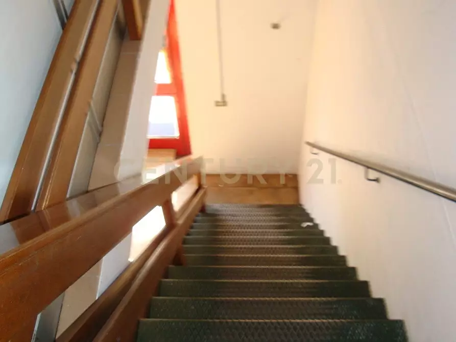 Immagine 13 di Locale commerciale in vendita  in Piazza Alcide De Gasperi 120 a San Giovanni Lupatoto