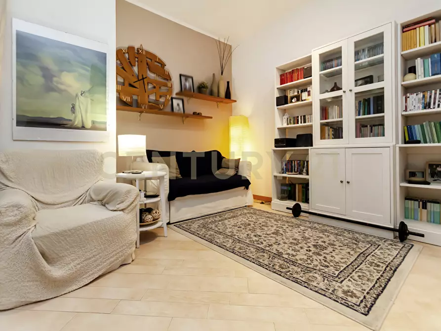 Immagine 2 di Trilocale in vendita  in Via Montasola 34 a Roma