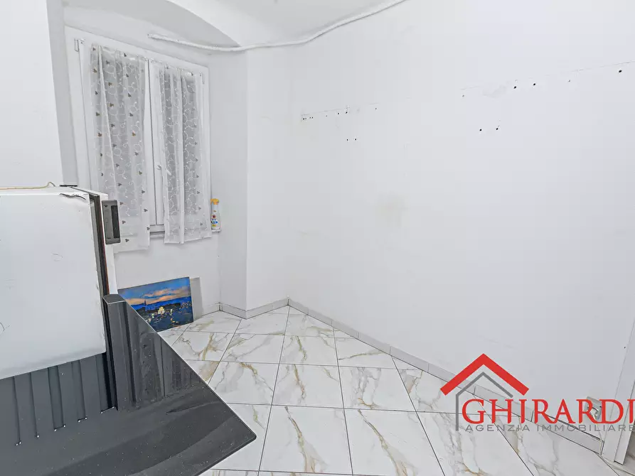 Immagine 13 di Magazzino in vendita  in VIA GAETANO DONIZETTI 73R a Genova