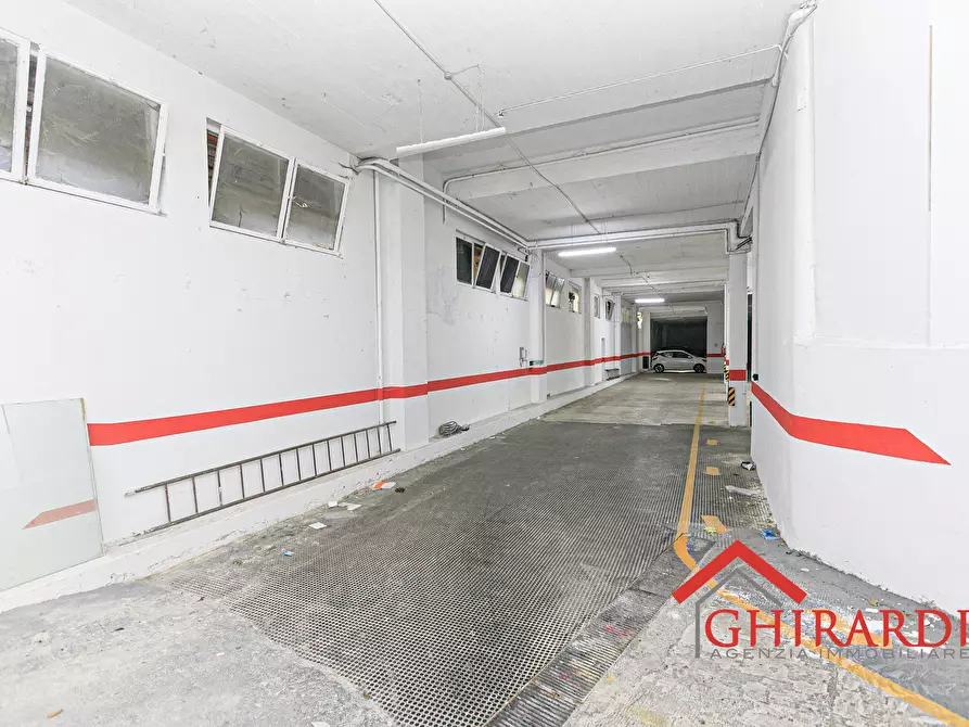 Immagine 10 di Garage in affitto  in VIA CHIARAVAGNA a Genova