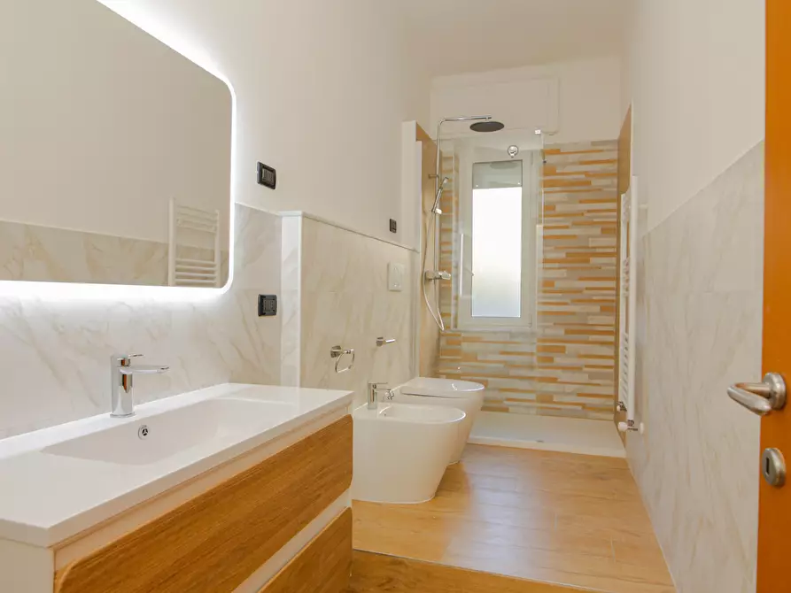 Immagine 16 di Bilocale in vendita  in VIA MURTOLA 62 a Genova