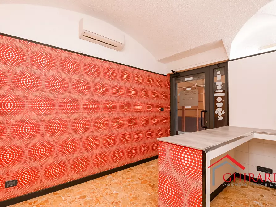 Immagine 3 di Locale commerciale in affitto  in VIA R. A. VIGNA 25R a Genova