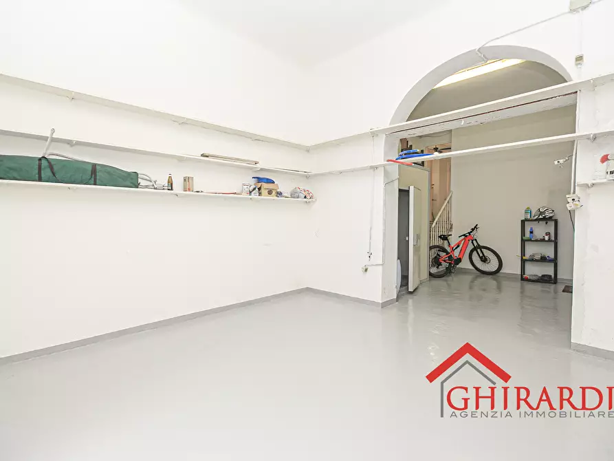 Immagine 1 di Magazzino in vendita  in VIA GAETANO DONIZETTI 73R a Genova