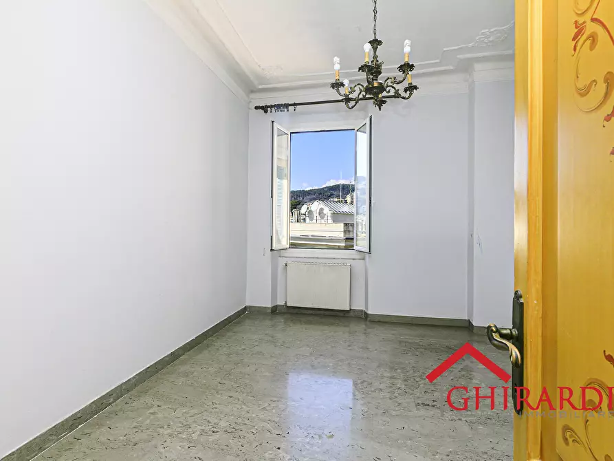 Immagine 19 di Quadrilocale in vendita  in Piazza Cristoforo Bonavino 11 a Genova