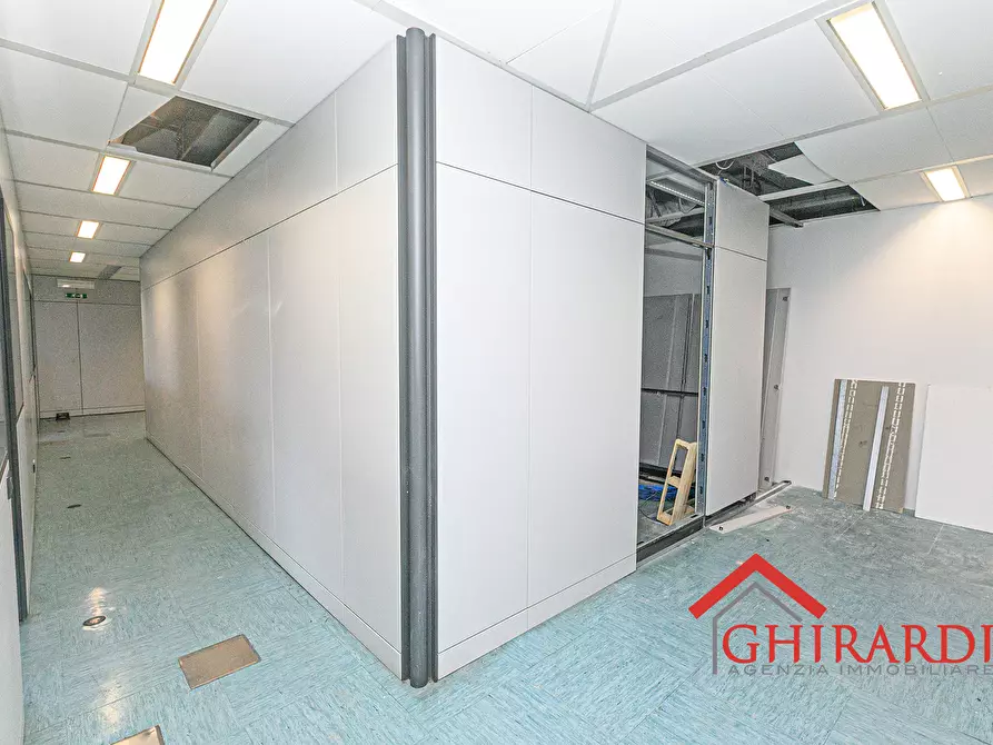 Immagine 27 di Ufficio in affitto  in VIA DE MARINI 1 a Genova