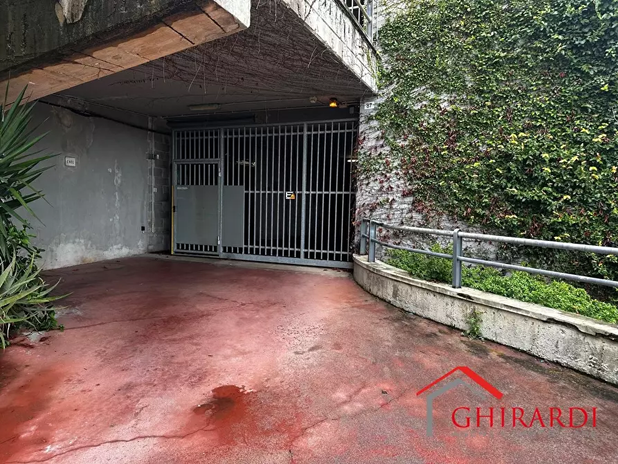 Immagine 1 di Garage in vendita  in VIALE VILLA GAVOTTI 87 a Genova