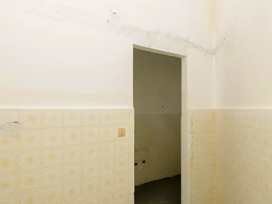 Immagine 15 di Magazzino in affitto  in VIA CHIARAVAGNA 18R a Genova