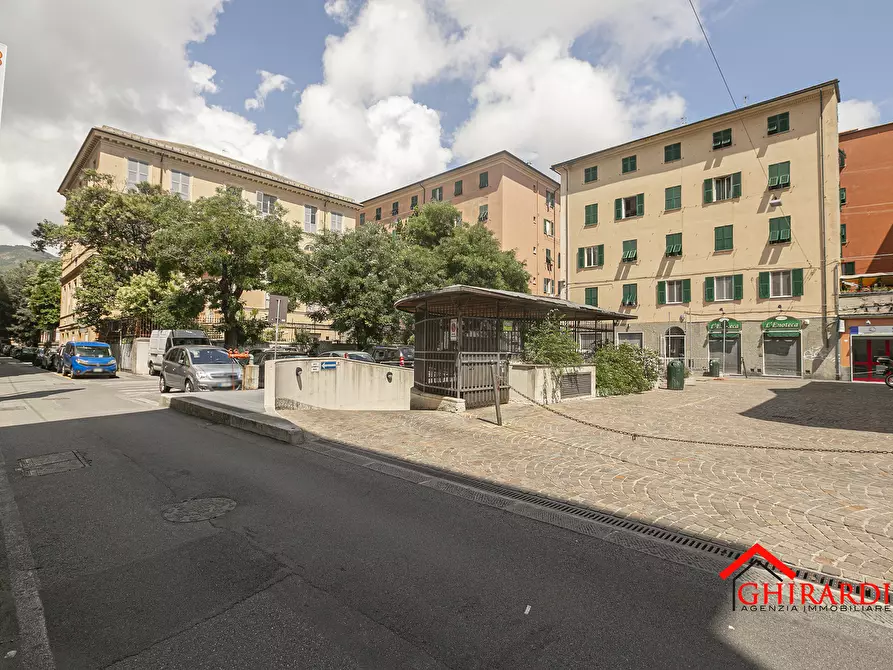 Immagine 12 di Garage in vendita  a Genova