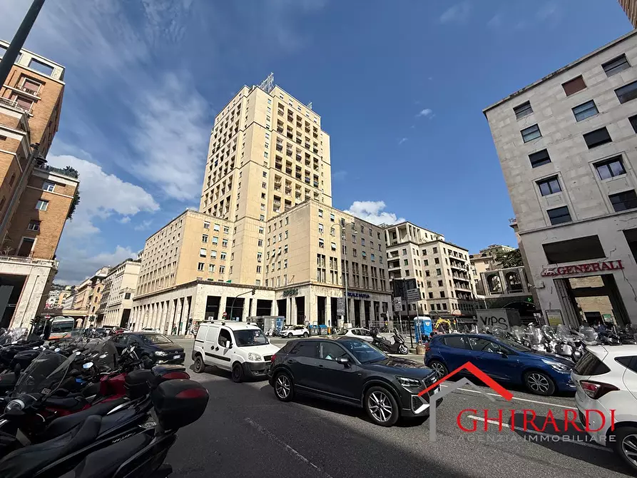 Immagine 2 di Ufficio in vendita  in Piazza Dante 10 a Genova
