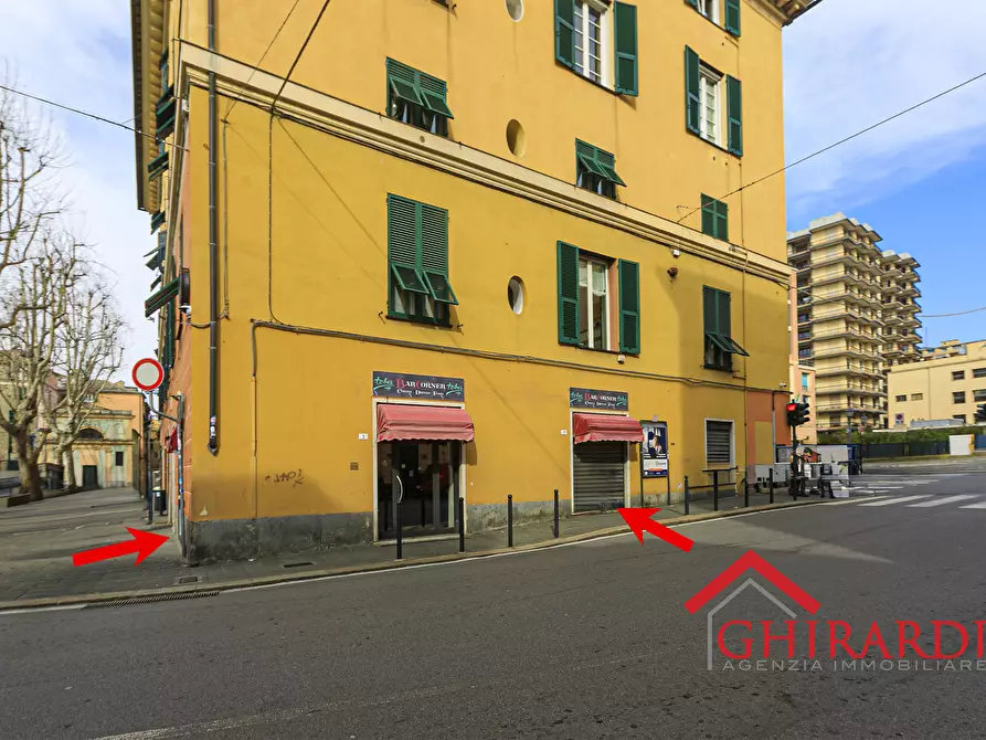 Immagine 21 di Locale commerciale in affitto  in Piazza Francesco Baracca 34r a Genova