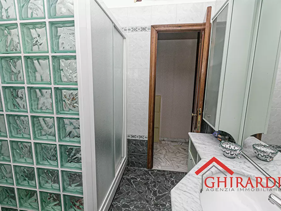 Immagine 28 di Quadrilocale in vendita  in Via Luigi Galvani 24 a Genova