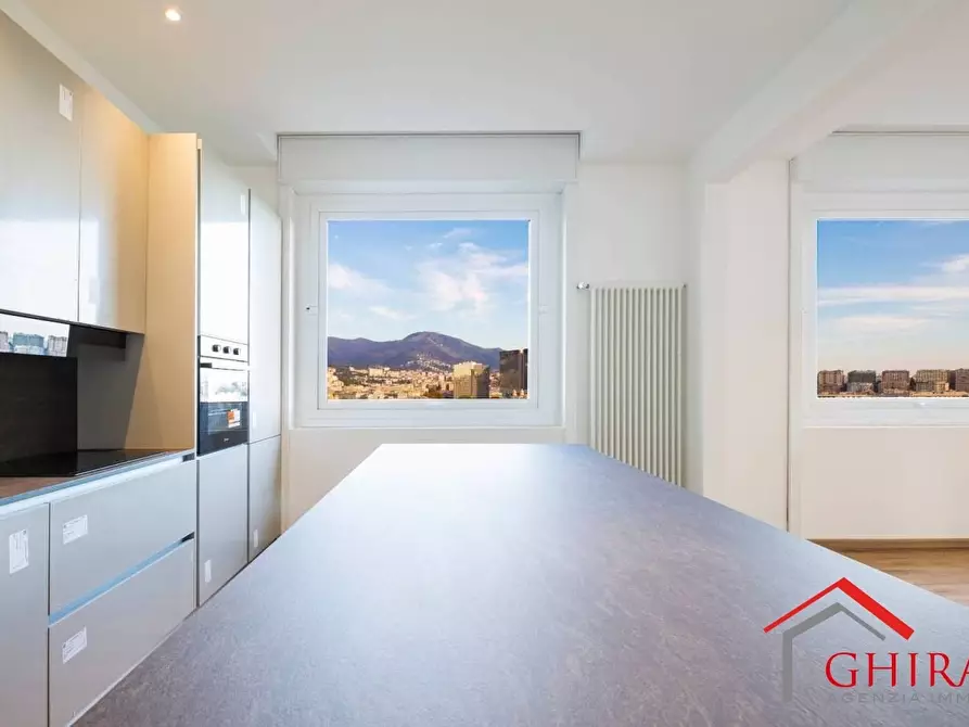 Immagine 11 di Quadrilocale in vendita  in Corso Andrea Podestà 8 a Genova