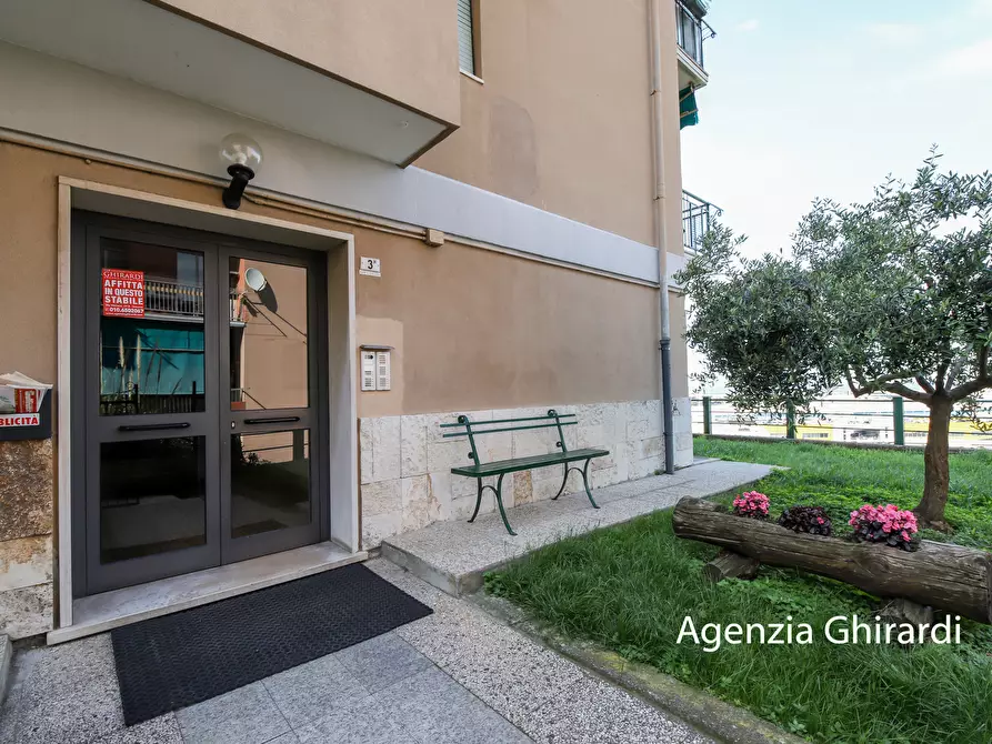 Immagine 33 di Bilocale in affitto  in VIA LODOVICO CALDA 3H a Genova