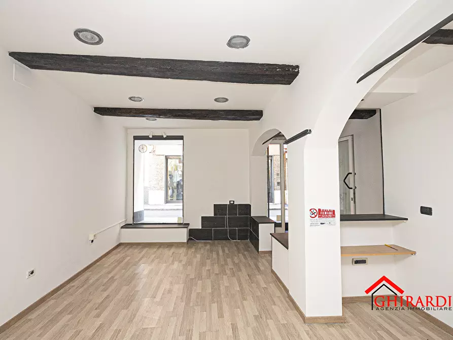 Immagine 9 di Locale commerciale in affitto  in VIA VADO 17R a Genova