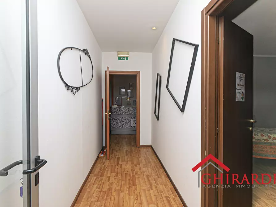 Immagine 33 di Locale commerciale in vendita  in BORZOLI 88M a Genova