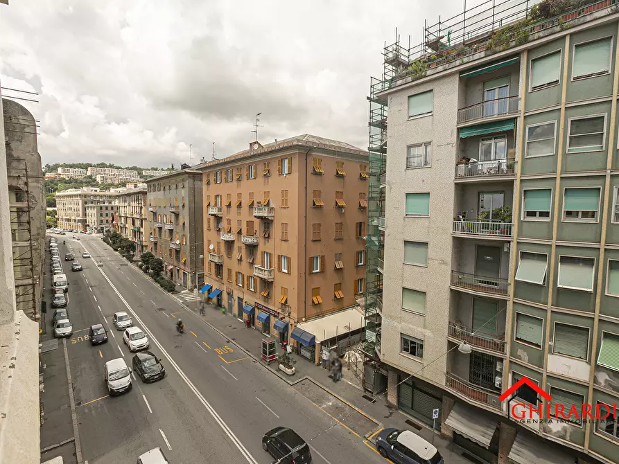 Immagine 39 di Trilocale in affitto  a Genova