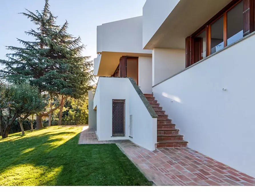 Immagine 25 di Casa indipendente in vendita  a Livorno