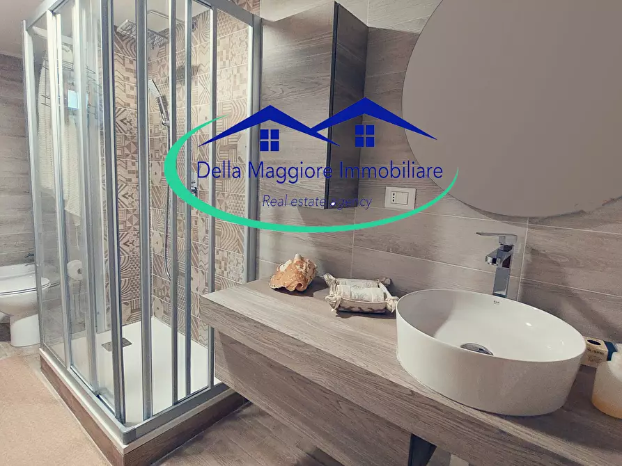 Immagine 35 di Villetta a schiera in vendita  a Livorno