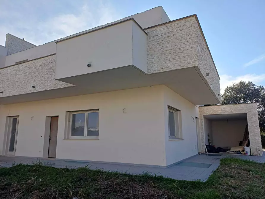 Immagine 4 di Villetta a schiera in vendita  a Livorno