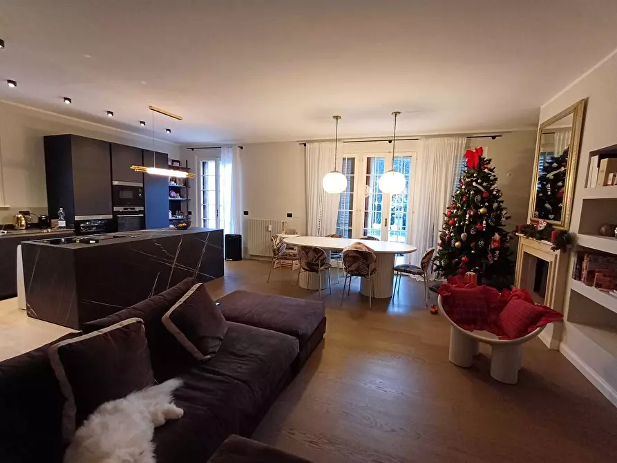 Immagine 5 di Casa bifamiliare in vendita  a Livorno