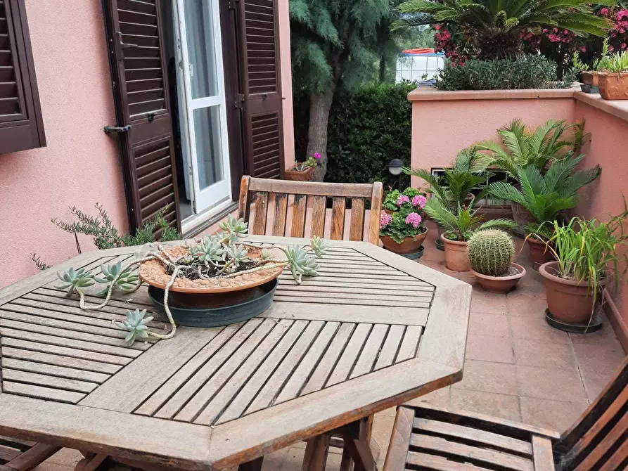 Immagine 12 di Villa in vendita  in via della prugnoliccia a Livorno