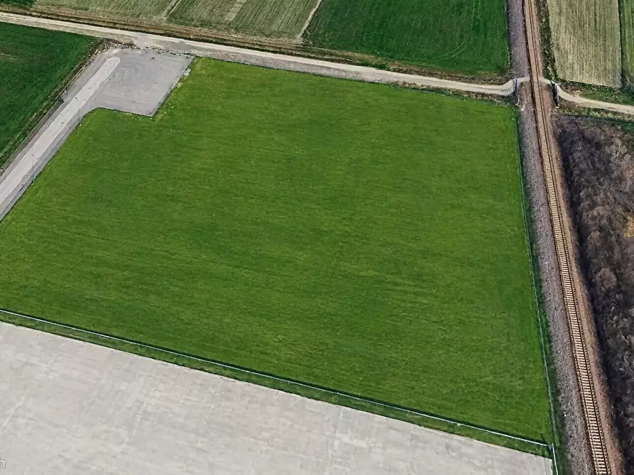 Immagine 2 di Terreno industriale in vendita  a Parma
