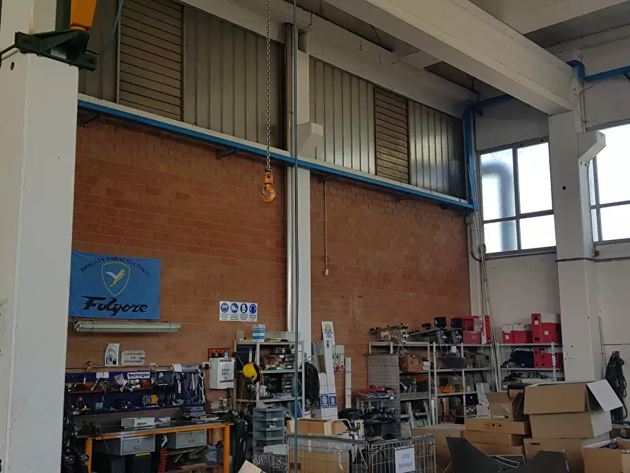 Immagine 6 di Attività artigianale in vendita  a Parma