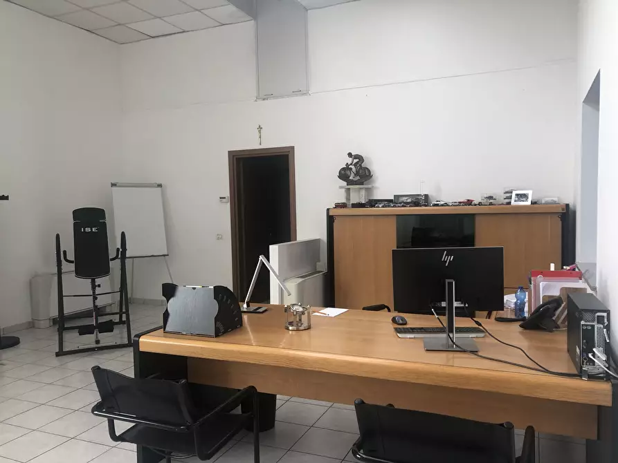 Immagine 25 di Attività artigianale in affitto  a Collecchio