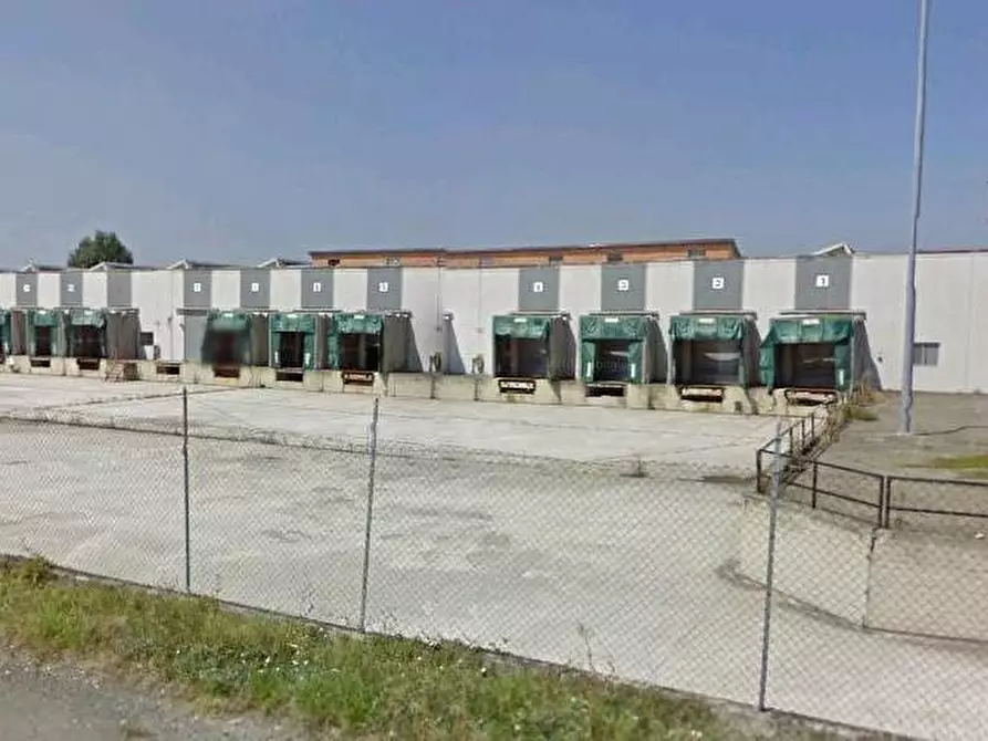 Immagine 10 di Attività artigianale in affitto  a Sorbolo Mezzani