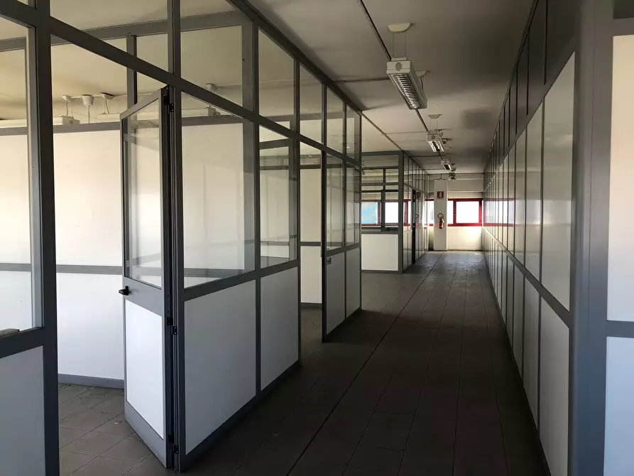 Immagine 6 di Attività artigianale in vendita  a Parma