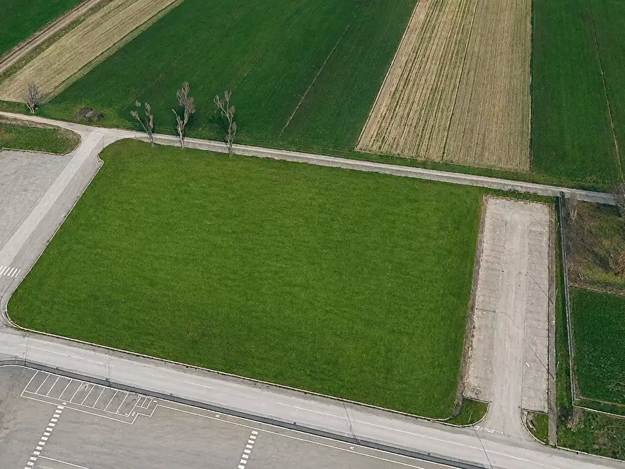 Immagine 2 di Terreno industriale in vendita  a Parma