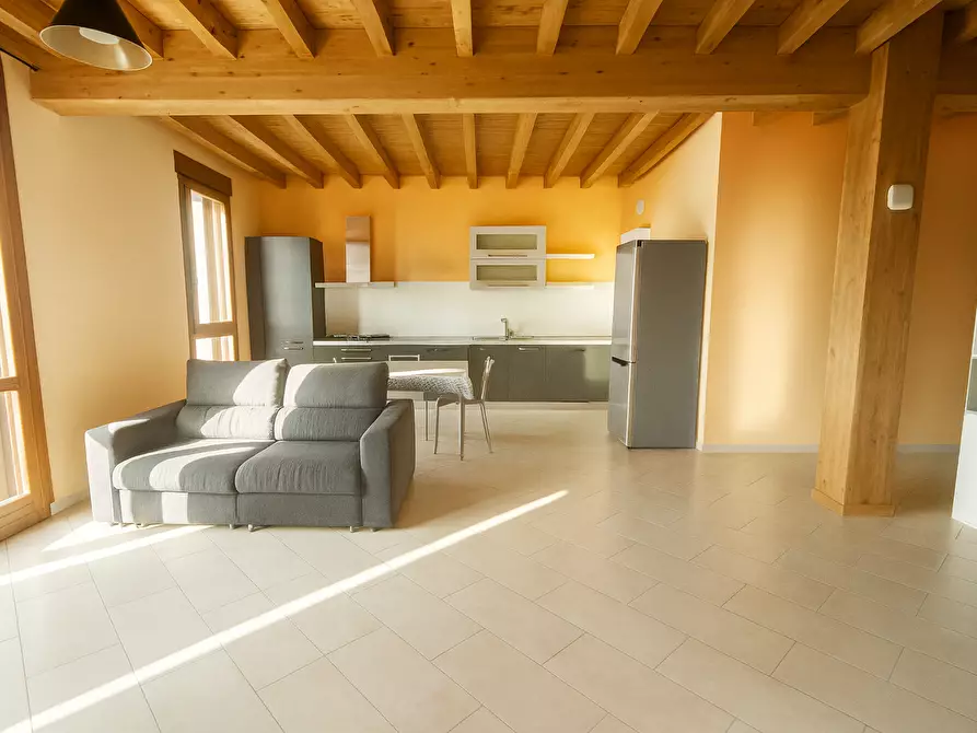 Immagine 2 di Trilocale in vendita  a Langhirano