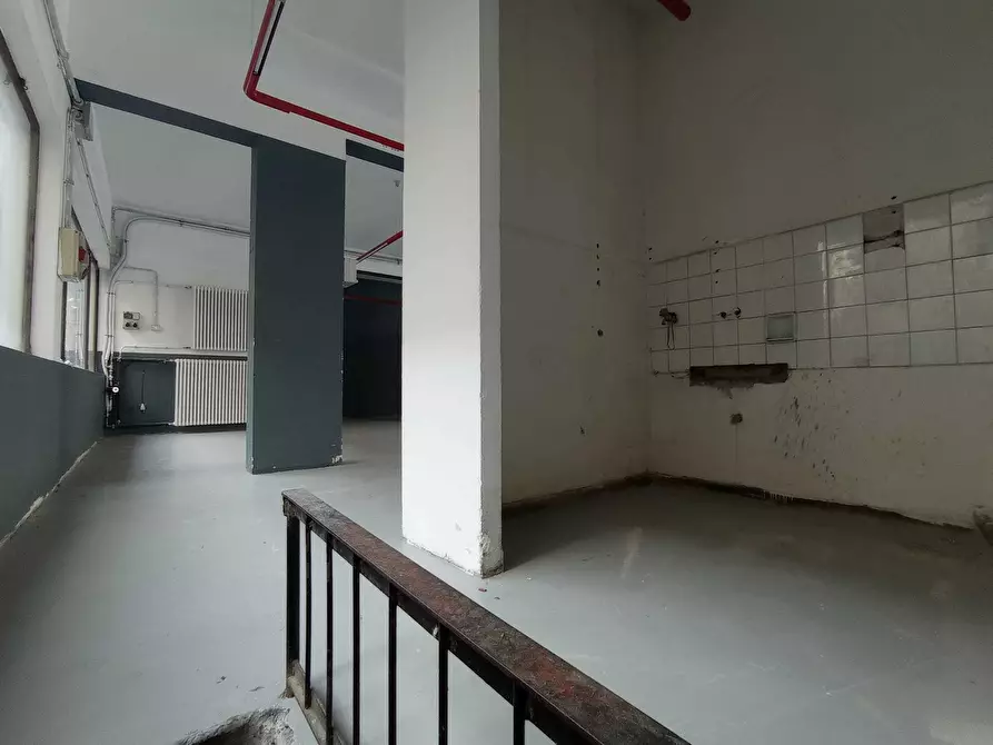 Immagine 11 di Locale commerciale in affitto  in via rosmini 14 a Trento