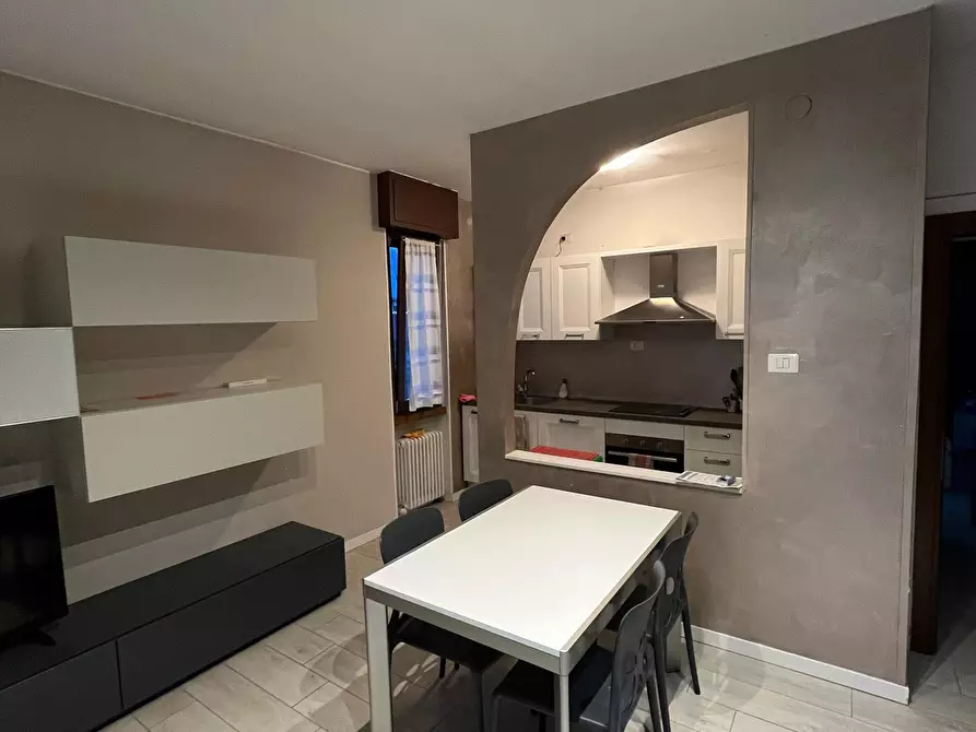 Immagine 2 di Stanza singola in affitto  a Trento