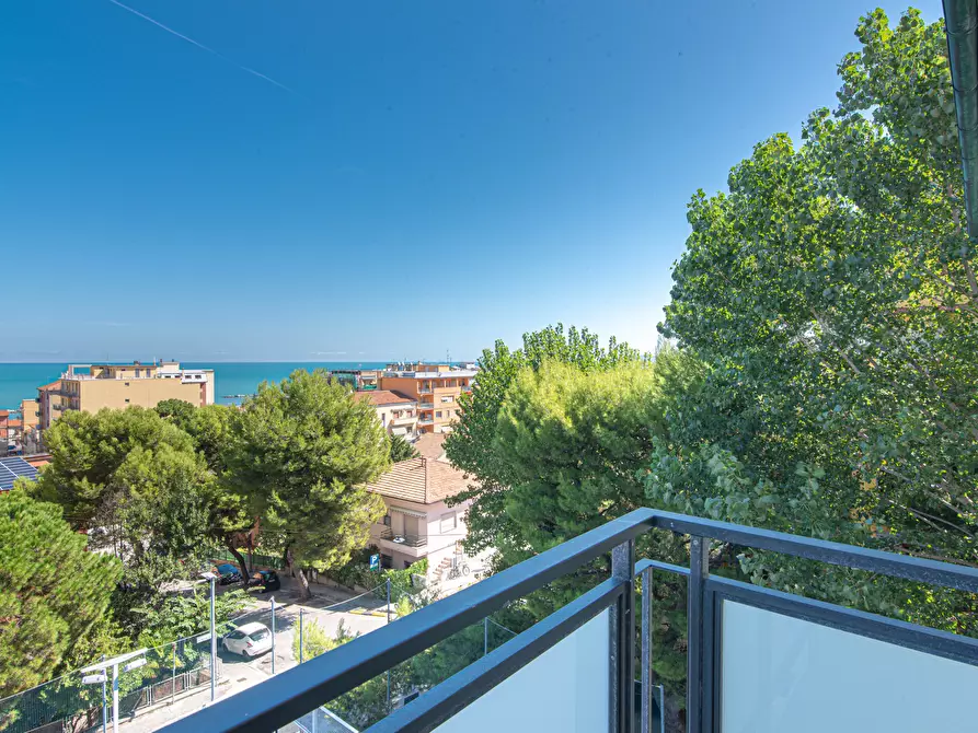 Immagine 13 di Trilocale in vendita  a Falconara Marittima