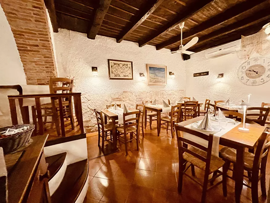 Immagine 21 di Bar / Ristorante in vendita  in Via Enrico Cialdini a Sirolo