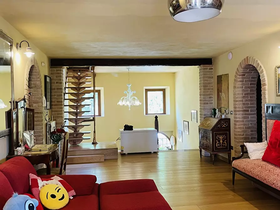 Immagine 21 di Villa in vendita  in VIA CHIARAVALLESE a Osimo